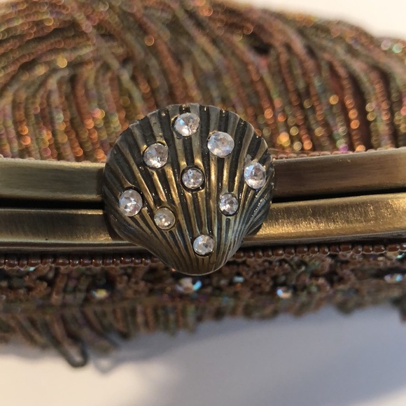 Beaded And Rhinestone Evening Bag With Shell Closure - Picture 3 of 16